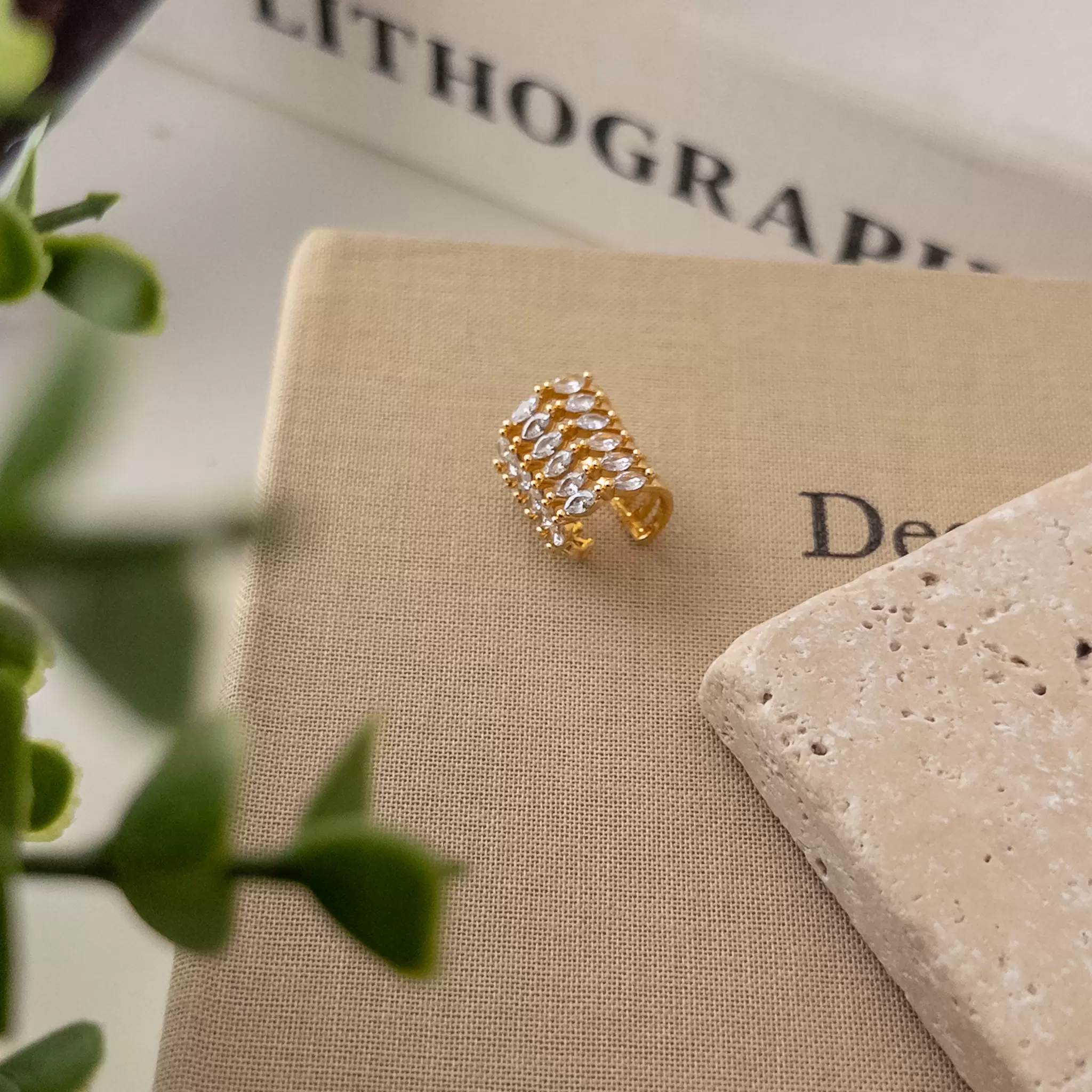 Zirkon Taş Detaylı Çoklu Duran Zarif Earcuff Küpe