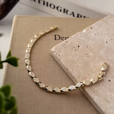 Zirkon Taş Detaylı Tasarım Plaka Bileklik