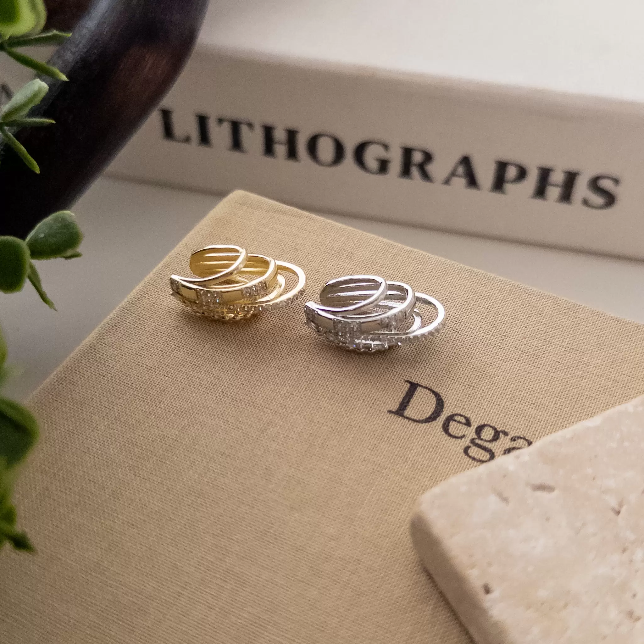 Zirkon Taş Detaylı Uzun Çıkıntılı Dörtlü Tasarım Earcuff Küpe