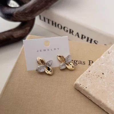 Zirkon Taş İşlemeli Çift Renk Çiçek Küpe