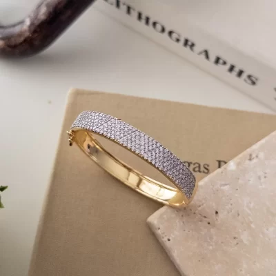 Zirkon Taş İşlemeli Geniş Tasarım Bileklik