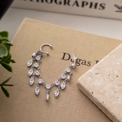 Zirkon Taş Sallantılı Tek Delikli Üst Tarafı Sıkıştırmalı Tasarım Küpe