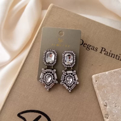 Zirkon Taş Ve Kristal Taşlı Damla Taş Detaylı Sallantılı Tasarım Eskitme Küpe