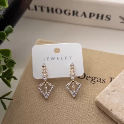 Zirkon Taşlı Baget Taş İşlemeli Çift Renk Mızrak Küpe