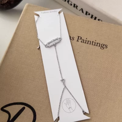 Zirkon Taşlı Gümüş Renk Zarif Şahmeran