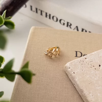 Zirkon Taşlı Kenarları Çıkıntılı Tasarım Earcuff Küpe