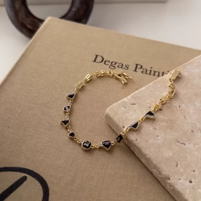 Zirkon Taşlı Özel Seri Siyah Mineli Zarif Tasarım Bileklik