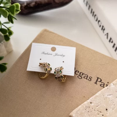 Zirkon Taşlı Yeşil Taş İşlemeli Küçük Halka Küpe