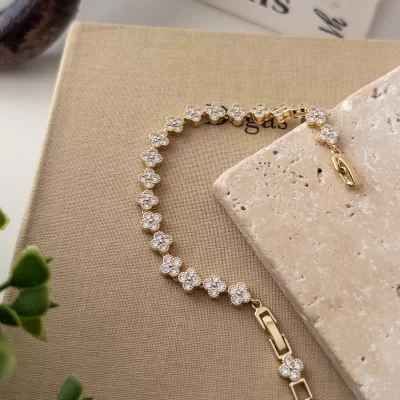 Zirkon Taşlı Yonca Bileklik