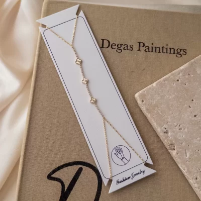 Zirkon Taşlı Yonca Figürlü Zarif Şahmeran