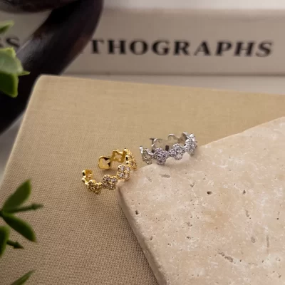 Alttan Ayarlanabilir Zirkon Taşlı Yonca Yüzük