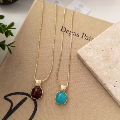 Renkli Doğaltaş Uçlu Zarif Kolye