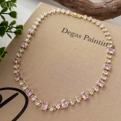 Pembe Taş Ve Zirkon Taşlı Gold Renk Kolye